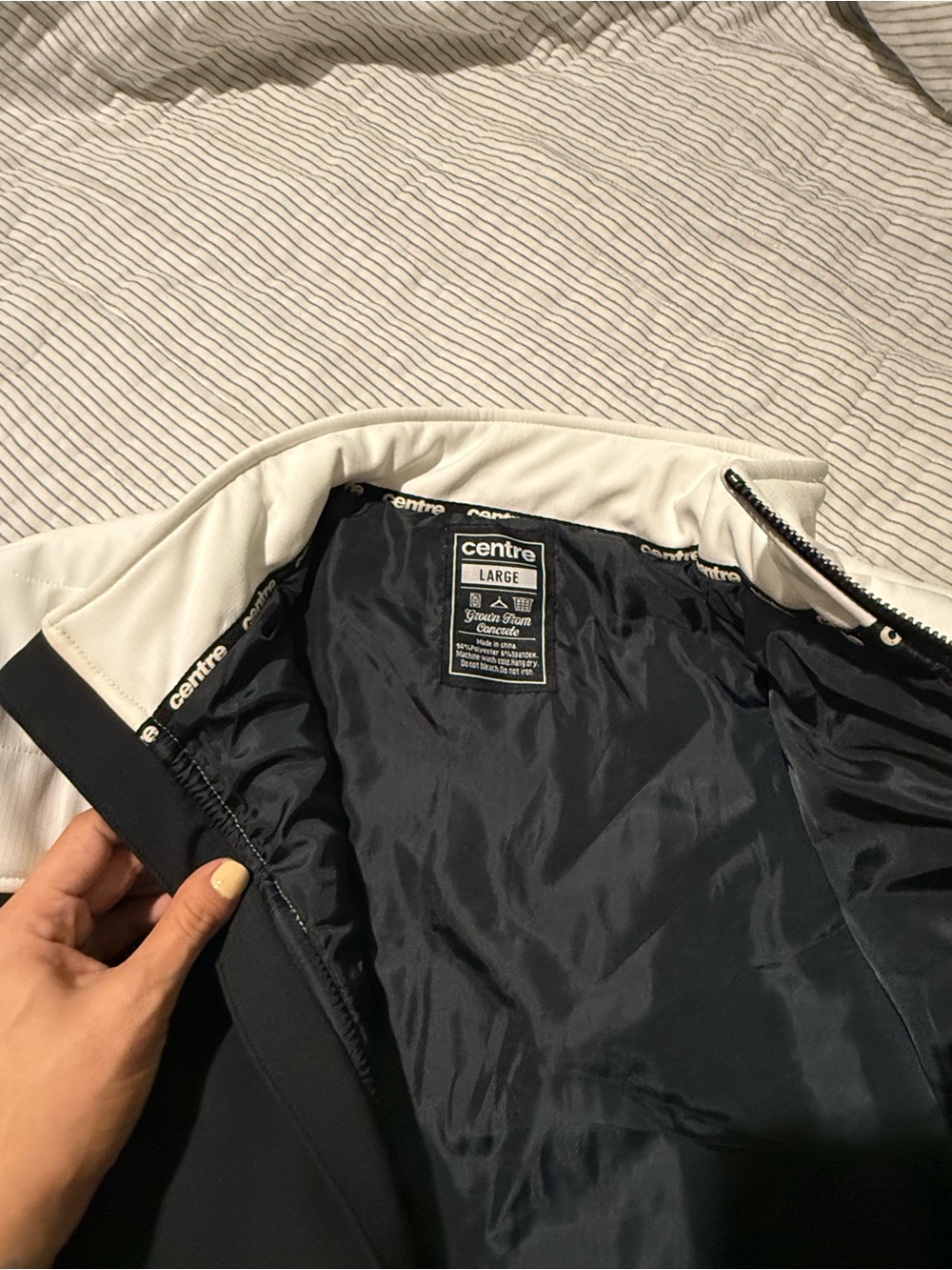 Centre Men's Black and Cream Quilted Puffer Jacket - Picture 5 of 7